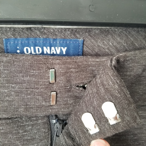 Old Navy Stretch Pixie Pants - Mid Rise - Gray - Women’s Size 8 - Picture 5 of 12